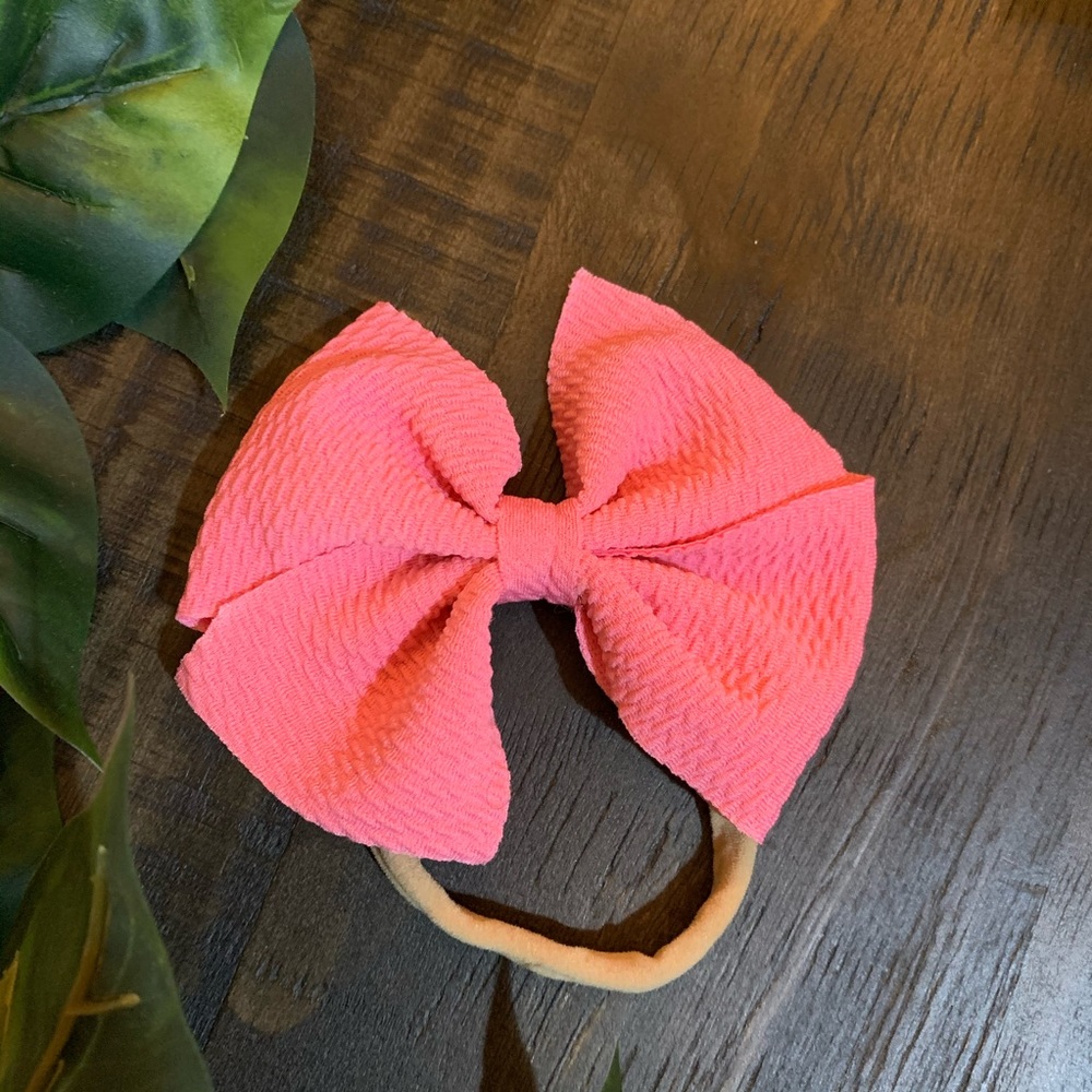 Nylon bow headband.